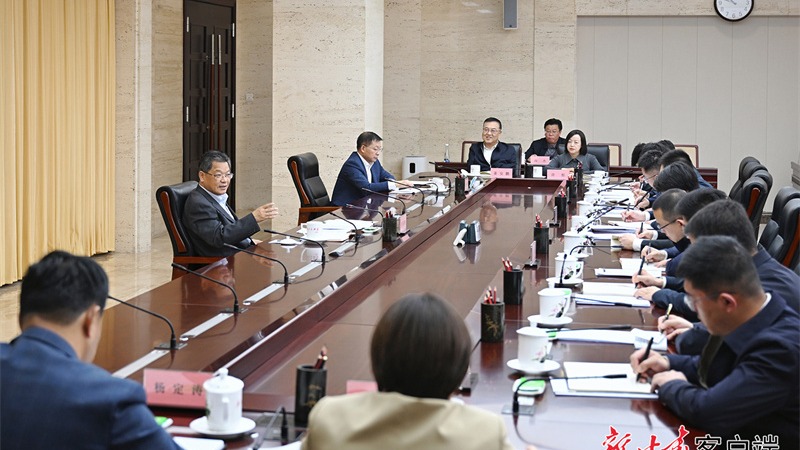 任振鹤在参加省政府办公厅秘书一处党支部组织生活会时强调 自觉践行笃信务实担当自律的重要要求 努力以过硬作风不断创造新的业绩